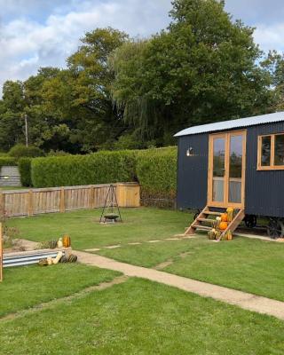 Shepherds Hut at Cedar Gables