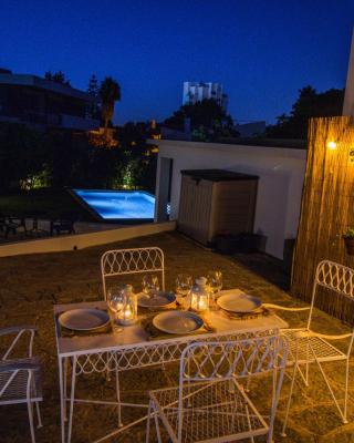 188 Apartments - Lantana - pool, garden and patio