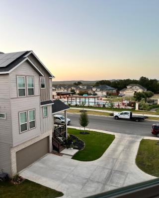 New 3 story home *Seaworld/ Lackland