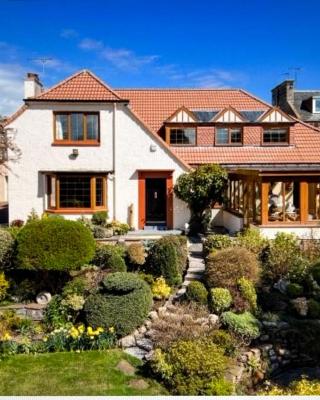 Ailim House Serviced Cottage Escape, around the corner from the Old Course