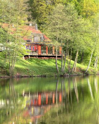 Ferienwohnungen & Campingfässer am Kunstteich