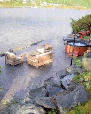 Salt Loft - Oceanfront, Hot Tub And Firepit!