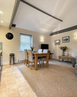 Arthurs Cottage -Charming Courtyard Cottage in the heart of Kendal, The Lake District