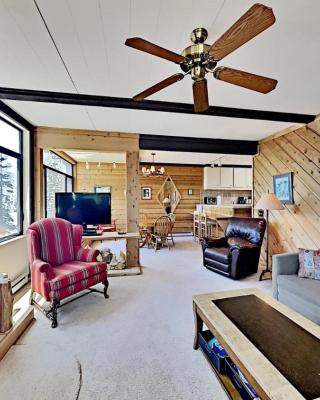 Two Bedroom Units at 1849 Condos with 3 Hot Tubs & Slopeside
