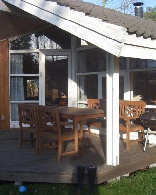 Sommerhus i Marielyst med Spa og Sauna, incl el og vand, tæt på by og strand