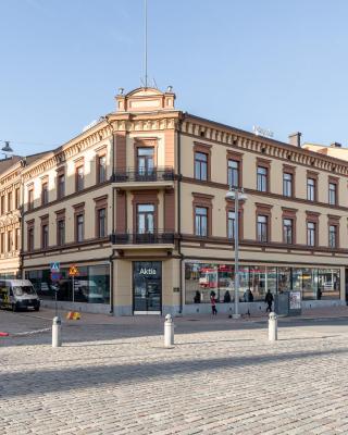 2ndhomes Tampere Luxurious "Keskustori" Apartment - Private Sauna & Great Location in a Historical Building