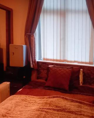Leicester City centre en suite budget room for 1 in 2 bed apartment
