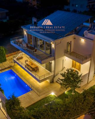 Luxury Villa Loutraki with private heated pool