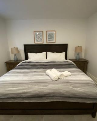 Yorkmills and Bayview !B Spacious and Stylish Private Bdr with Shared Bathroom