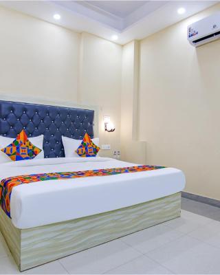 FabHotel Ashok Vihar - Nr North Campus, Delhi University