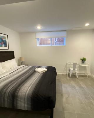 Yorkmills and Bayview !A Spacious and Modern Private Bdr with Shared Bathroom