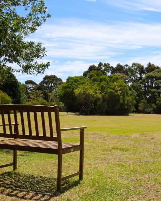 Bells Beach Cottages - Pet friendly cottage with wood heater