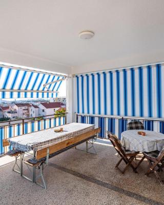 2 Bedroom Cozy Apartment In Zadar