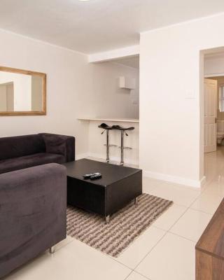 Lovely 1 Bedroom in Sea Point. Shaftsbury.