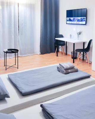 ALFA Apartment Stuttgart Mitte 2 Zimmer City-Lage Berliner Platz Balkon Netflix Küche WM