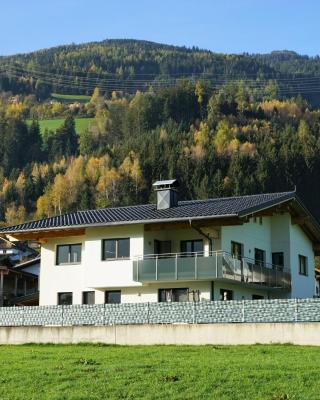 beautiful and spacious holiday apartment Luxner in Kaltenbach