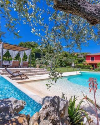 La Casa Fra gli Ulivi luxury apartments with pool near Cinque Terre and Tuscany