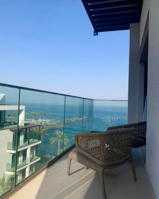 Ocean Mountain View Apartment at The Address Fujairah