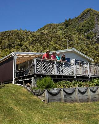Driftwood Cottage - Hot Tub in Punakaiki Village