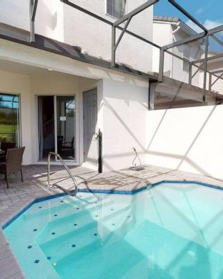 Beautiful townhouse with pool close to Disney