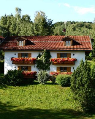 Ferienwohnungen Haus "Wildschütz"