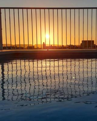 Penthouse, Sea Views and Private Roof Top Pool