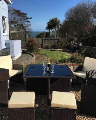 Benllech Sea View bungalow, Dog Friendly sleeps 6