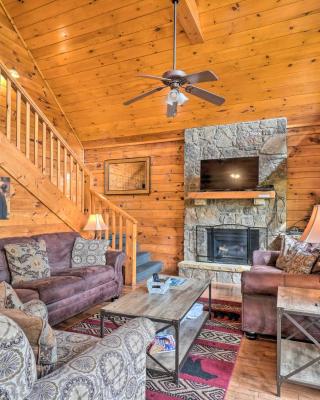 Smoky Mountain Cabin with Hot Tub Near Pigeon Forge