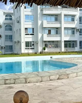 PahaliMzuri Kijani - 1 Bedroom Beach Apartment with Swimming Pool