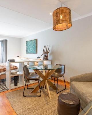 Modern apartment in culturally vibrant Melville 22