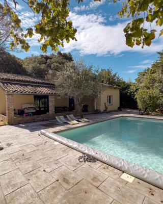 Demeure du Dragon 5 chambres Piscine- 10 lits - personnes