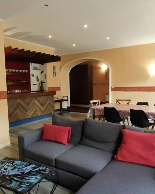 Appartement 2 chambres, 8 couchages, centre-ville Cauterets, WiFi gratuit, parking à proximité - FR-1-234-89