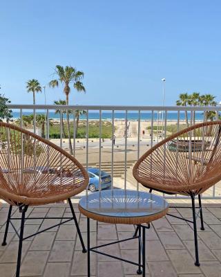 Santa Barbara A Beach front apartment with sea view and garage in Conil
