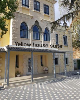 Yellow House Suite