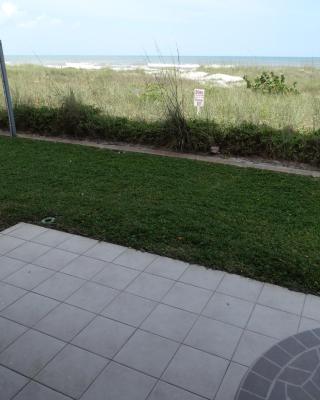 Spanish Main Unit 4- Direct Oceanfront Condo!