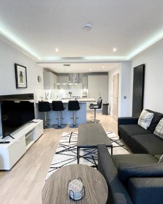 Modern 3 Bedroom Apartment, West End