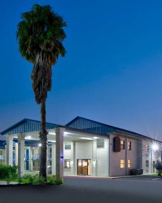 Super 8 by Wyndham Victoria - South - Hwy 59