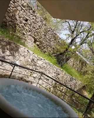 Maison avec jacuzzi au cœur des montagnes