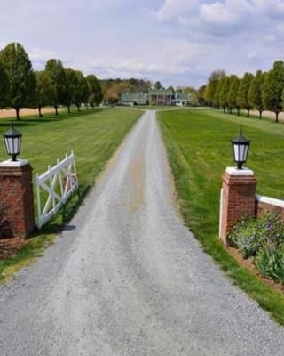 Inn at Huntingfield Creek