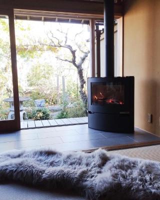 Atelier Bee's Knees Bed & Breakfast