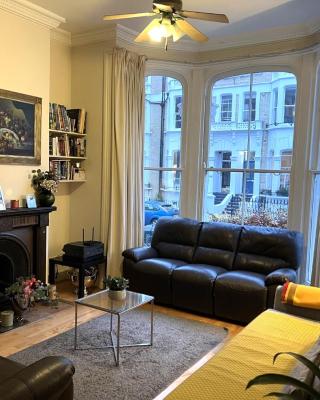 Double bedroom with en-suite bathroom in Chelsea - central London - share apartment