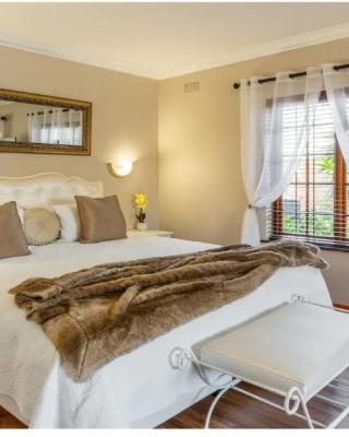 Meerendal Cottage-Affordable Luxury,Private Pool