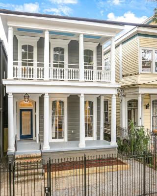 Canal Street Mini Mansion Sleeps 15