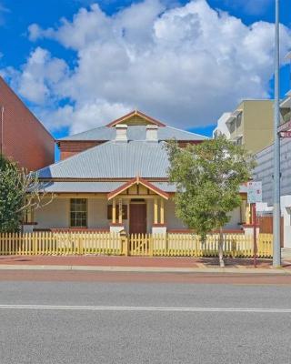 Emu Backpackers Perth - note - Valid passport required to check in