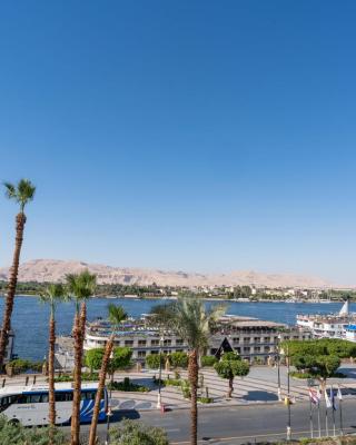 Aracan Eatabe Luxor Hotel
