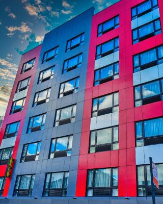 Super 8 by Wyndham Bronx Near Botanical Garden