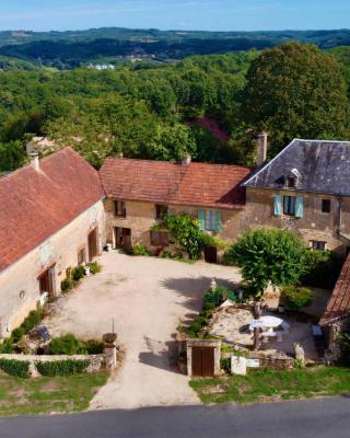 La Vieille Ferme: superbe complexe de 3 gîtes en pierre avec Piscine au coeur du Périgord Noir