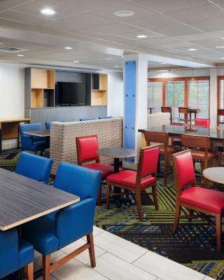 Holiday Inn Express & Suites Jacksonville South East - Medical Center Area, an IHG Hotel