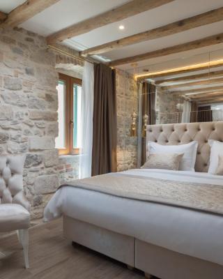 Le Premier Luxury Rooms