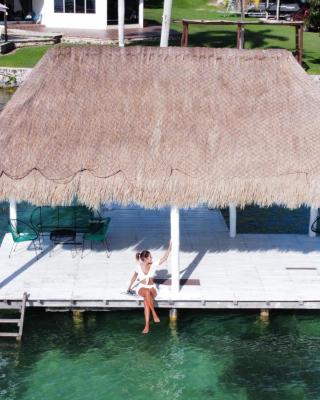 Royal Palm Bacalar Cabañas & Lagoon Club